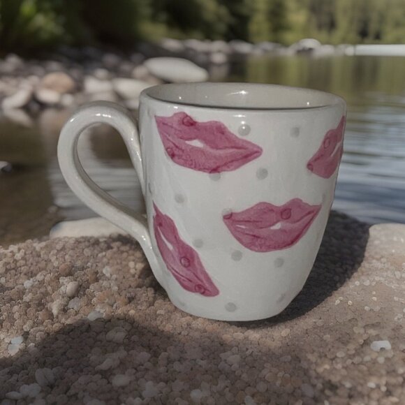 Hand-Painted Ceramic Mug With Pink Lips & Raised Polka Dot Design Made In Italy - Picture 10 of 11
